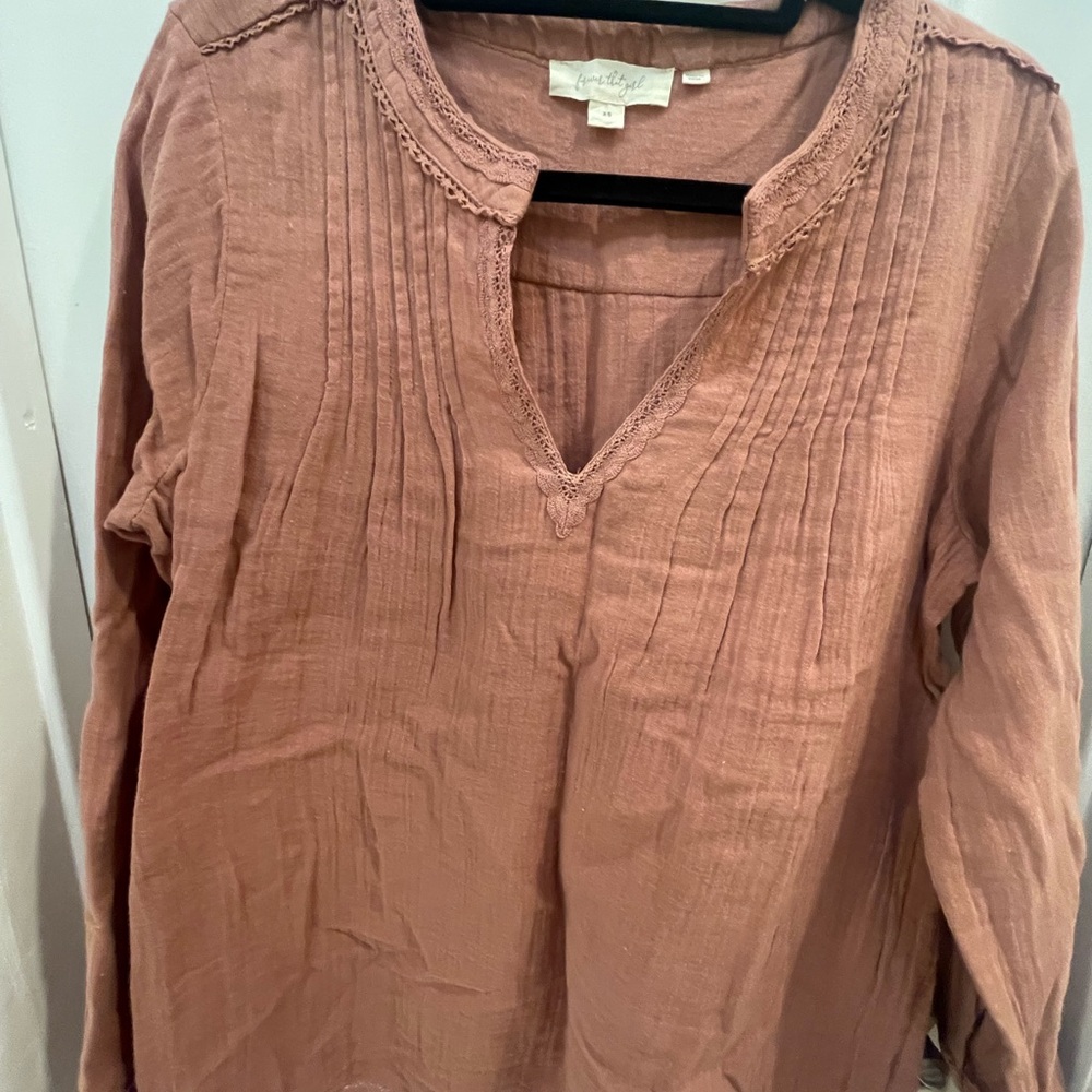 Elegant Mauve Blouse with Lace Trim